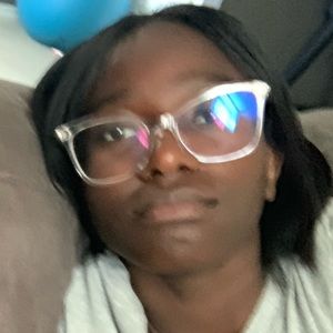 Meet your Posher, Ella-marie